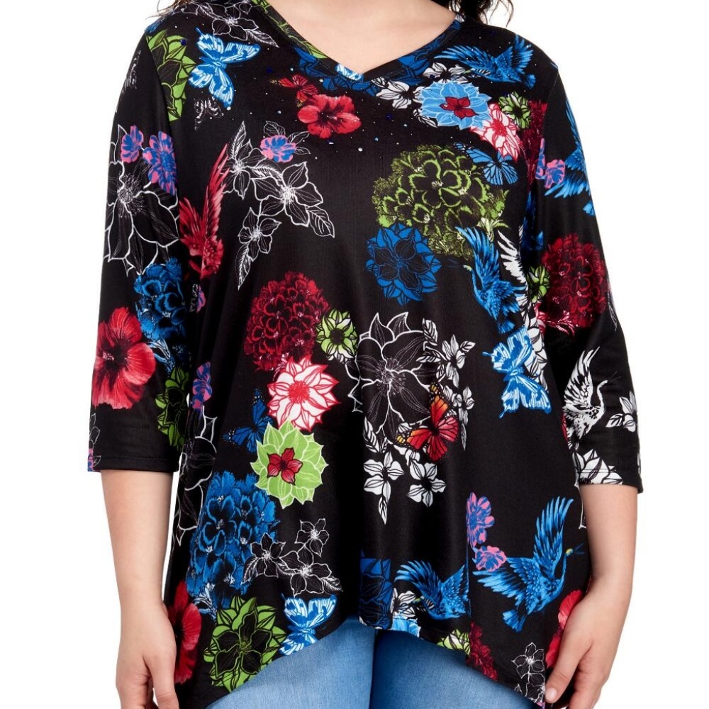 ONQUE WOMAN Women's Plus Floral Sharkbite TUNIC